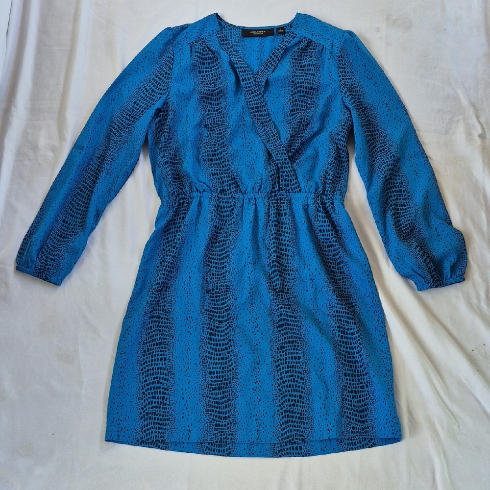 Blue V-neck Sheath Dress with Bishop Sleeves